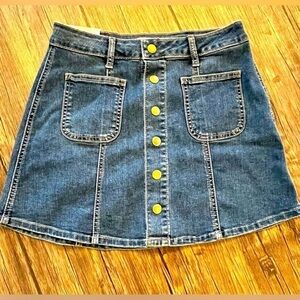 Alter’d State NWT Aline jean skirt SZ XS. Snap front with pocket detail.